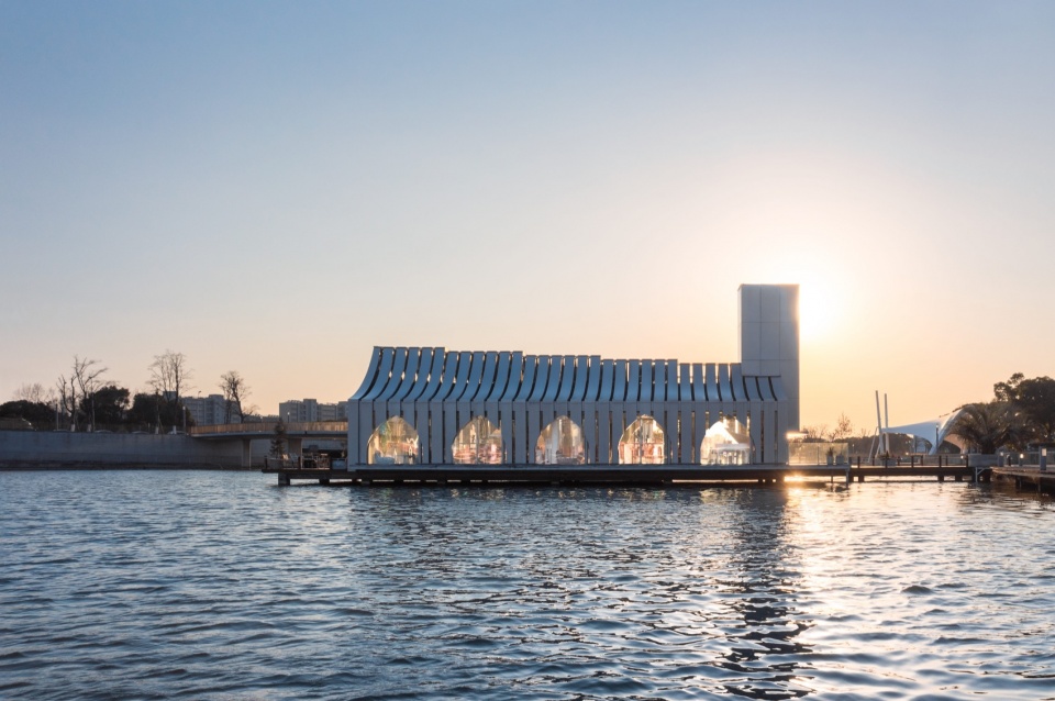swan lake chapel by parallect design