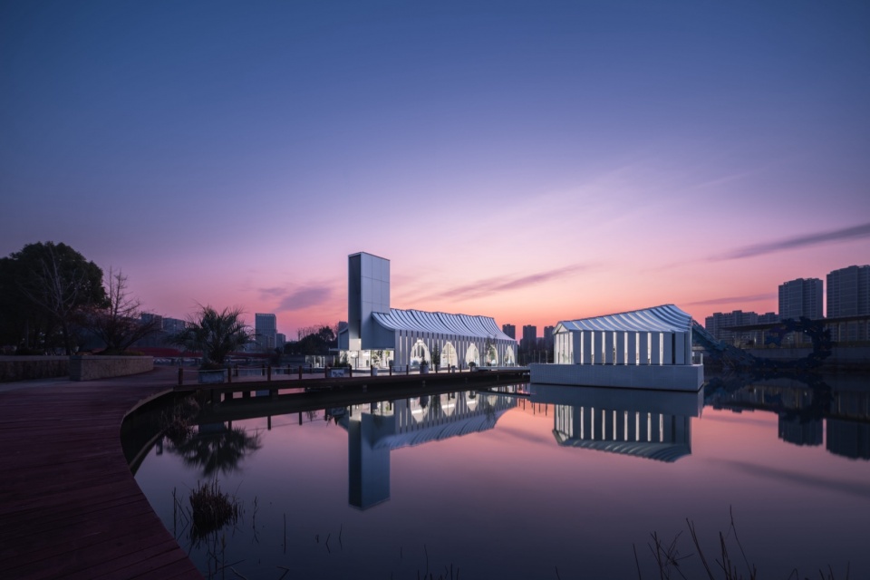 swan lake chapel by parallect design