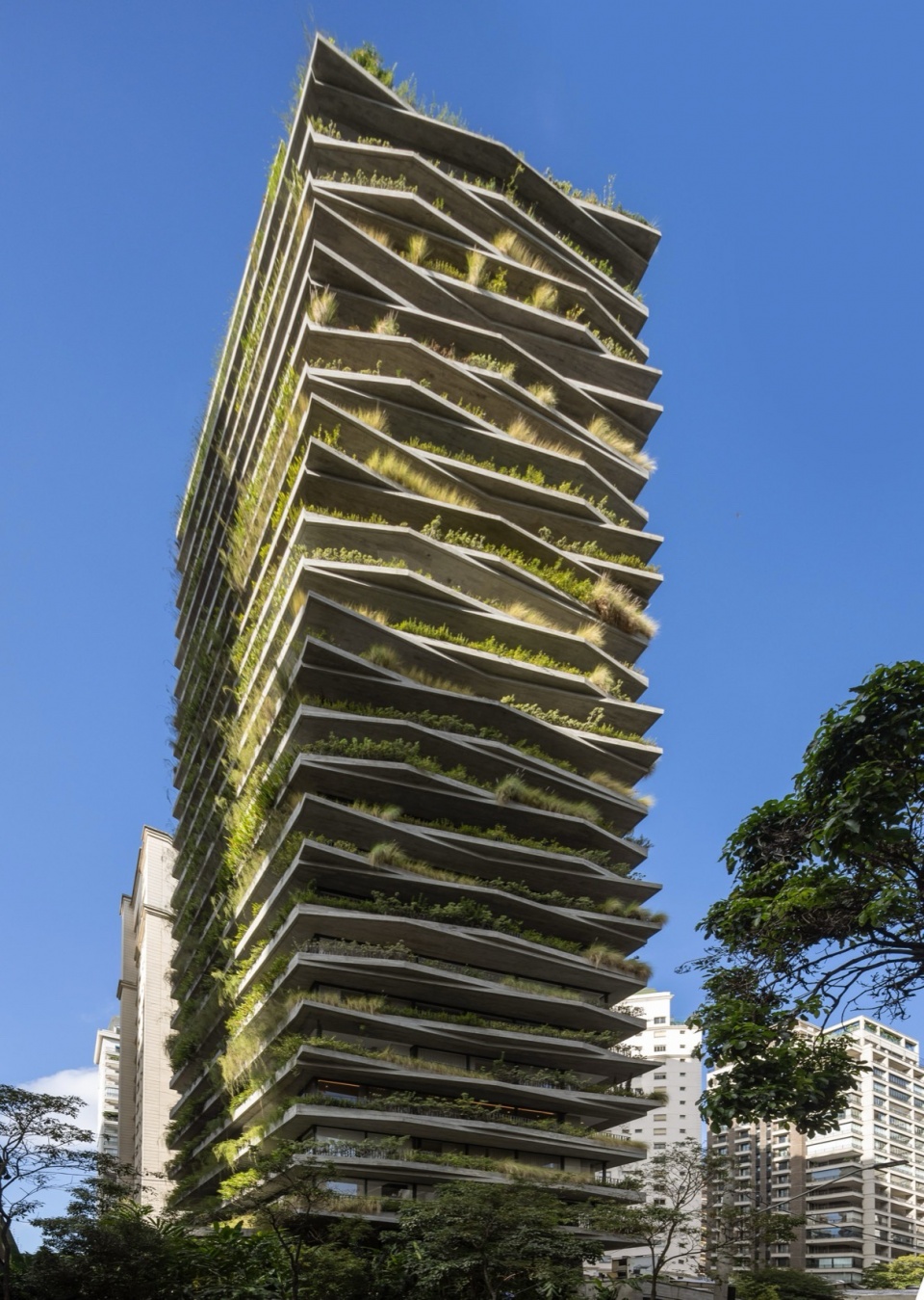 Leopoldo 1201 Building Landscaping by aflalo gasperini arquitetos