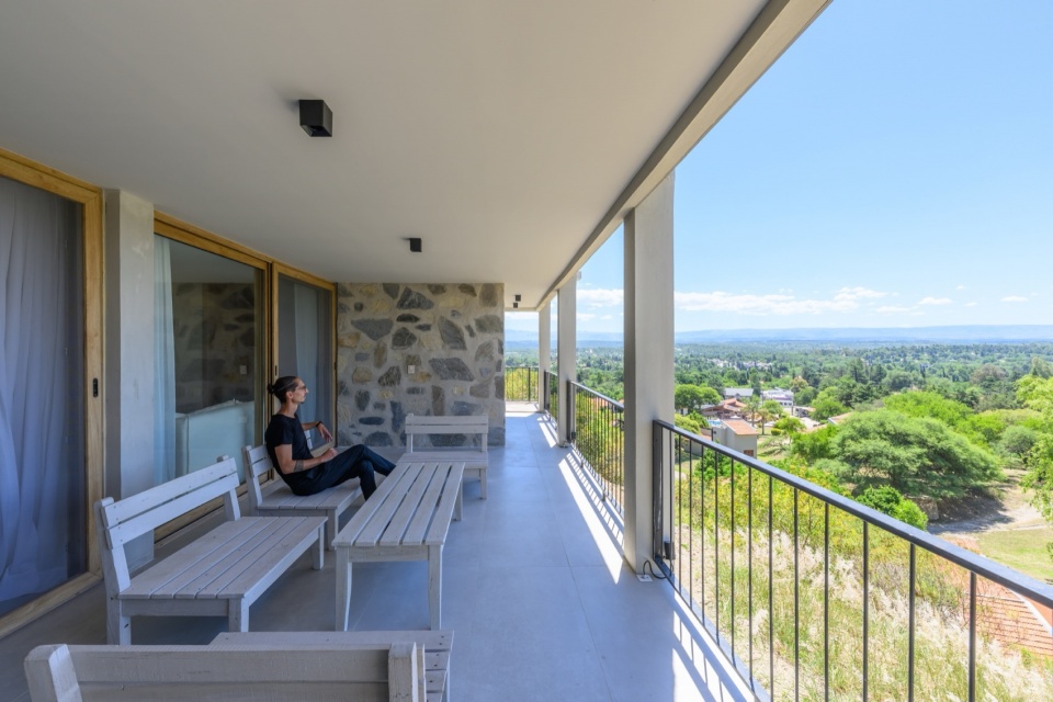 summit house by karlen clemente
