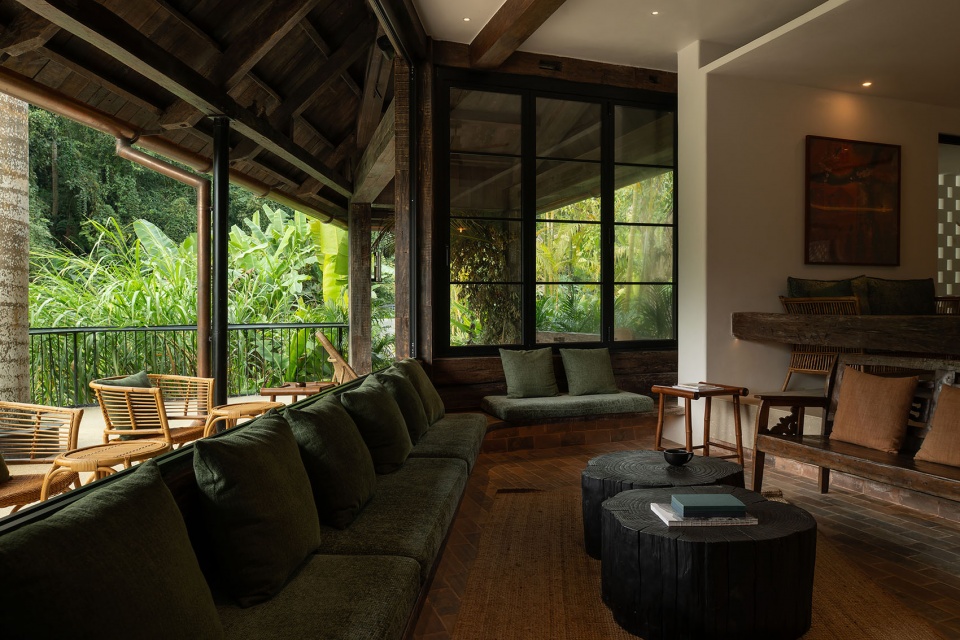 Remote Island COFFEE Rainforest Hostel