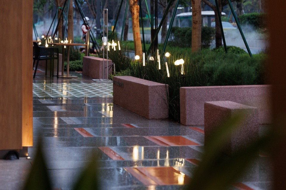 Guangzhou Huangpu New Town 101 Banyan Park by ROXin Design
