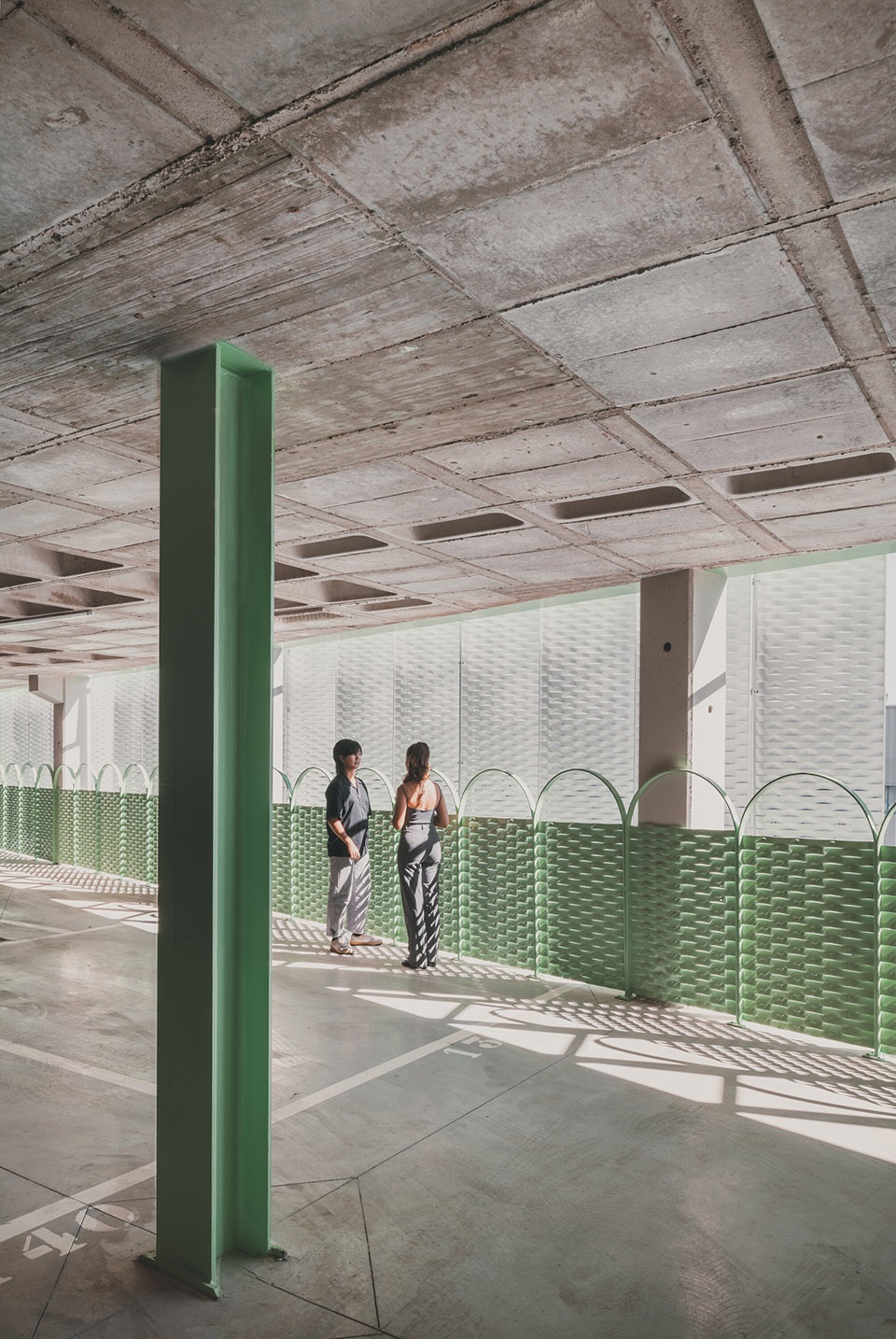 leganes auto center by ooiio architecture