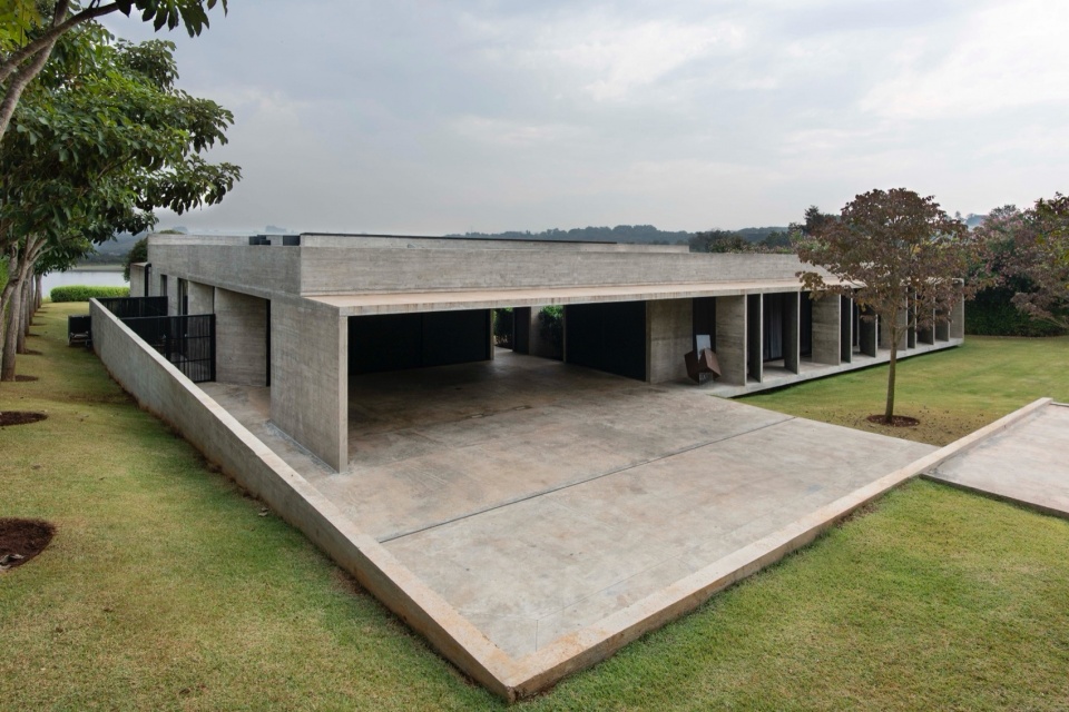 CASA PAULA by Luciano Kruk Arquitectos