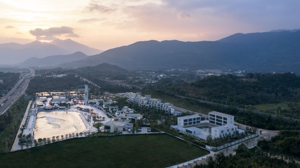 Riyue Bay Yuyue Artia Hotel by BLUE Architecture Studio