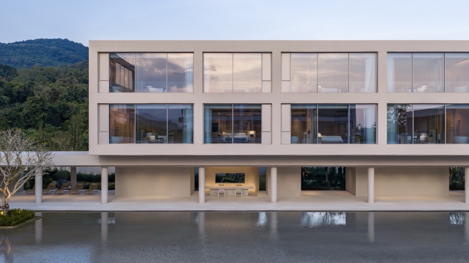 Riyue Bay Yuyue Artia Hotel by BLUE Architecture Studio