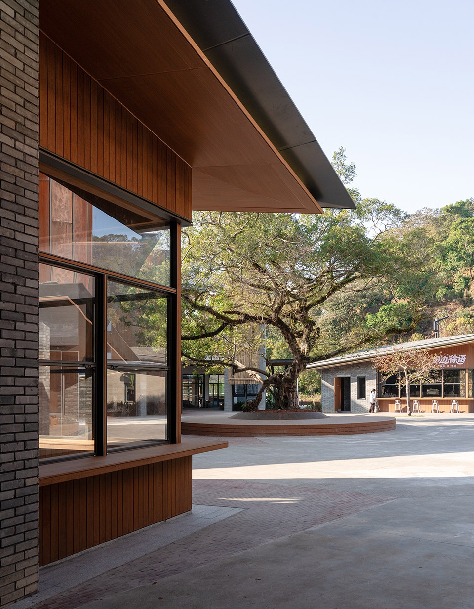 xutian village community center by line plus