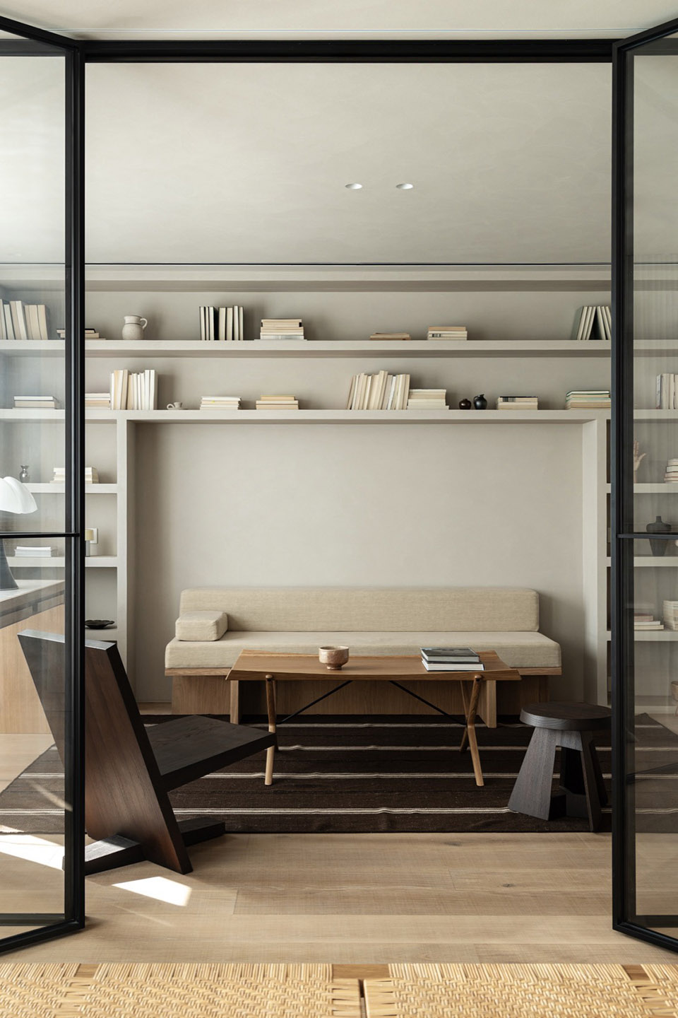 A Home About Natural Materials and Time by NOTHING DESIGN - 谷德设计网