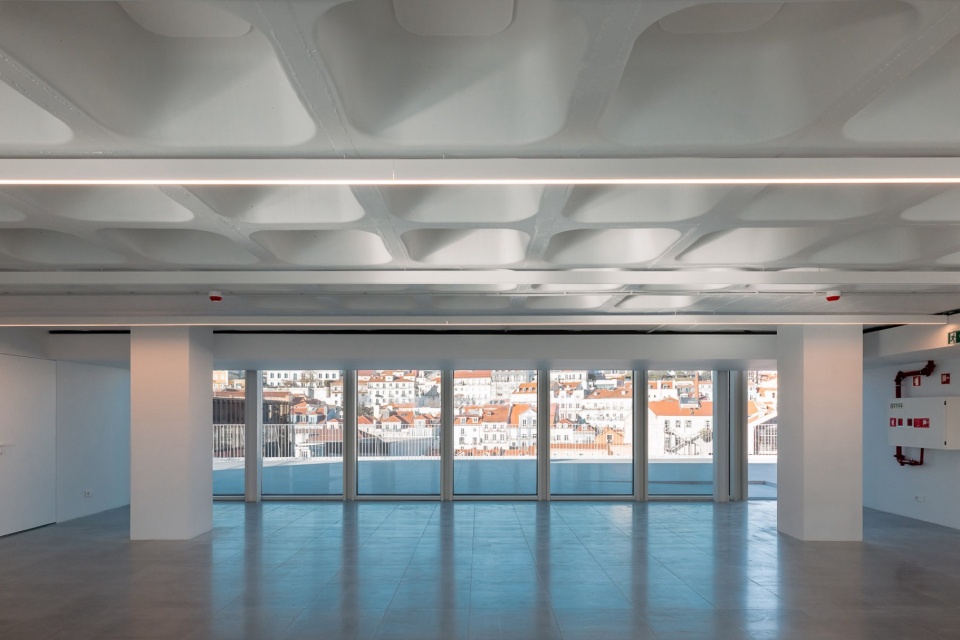 CAIS 5 by Contacto Atlantico