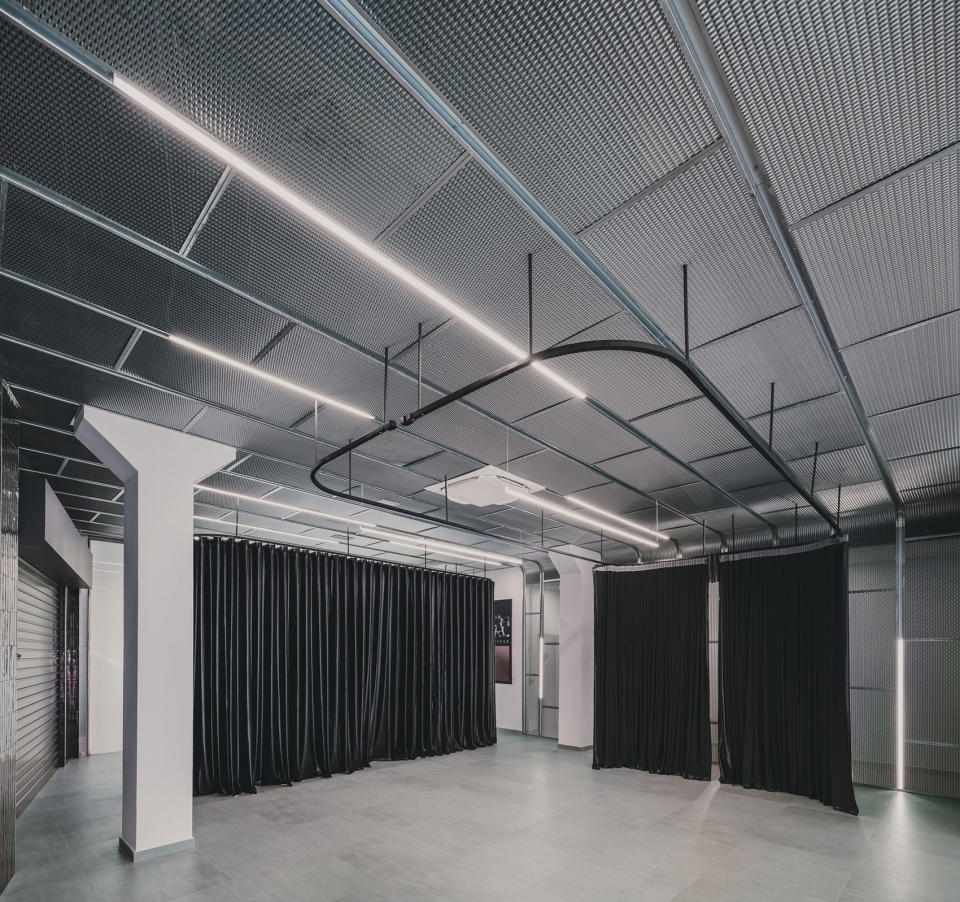 leganes auto center by ooiio architecture