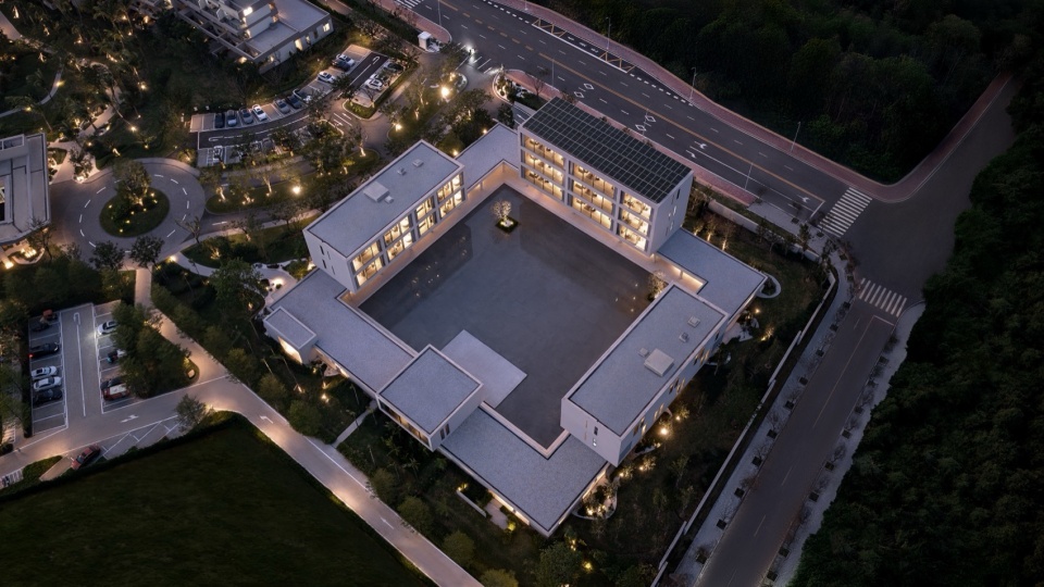 Riyue Bay Yuyue Artia Hotel by BLUE Architecture Studio