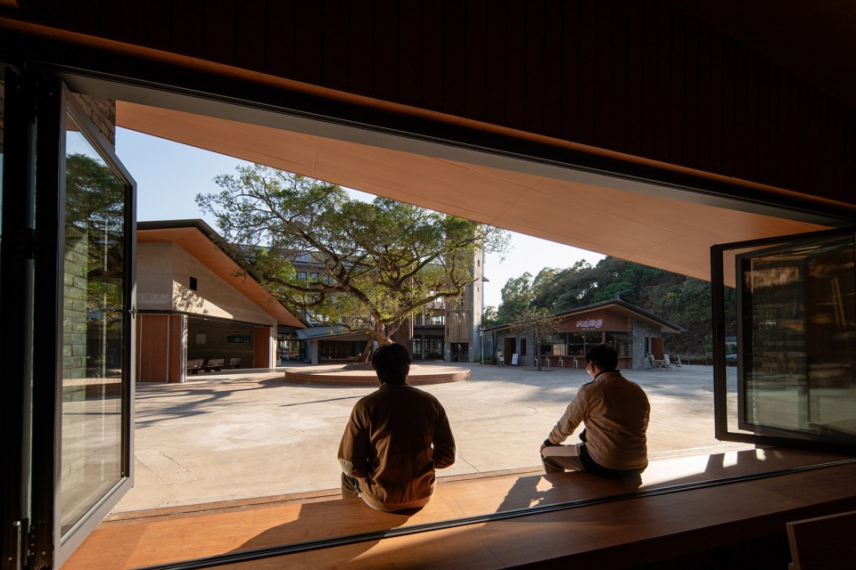 xutian village community center by line plus