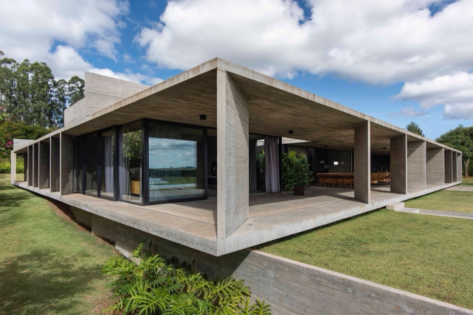 CASA PAULA by Luciano Kruk Arquitectos