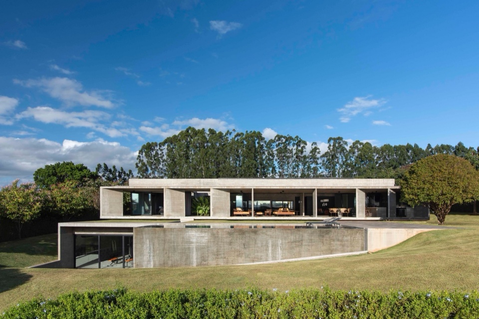 CASA PAULA by Luciano Kruk Arquitectos