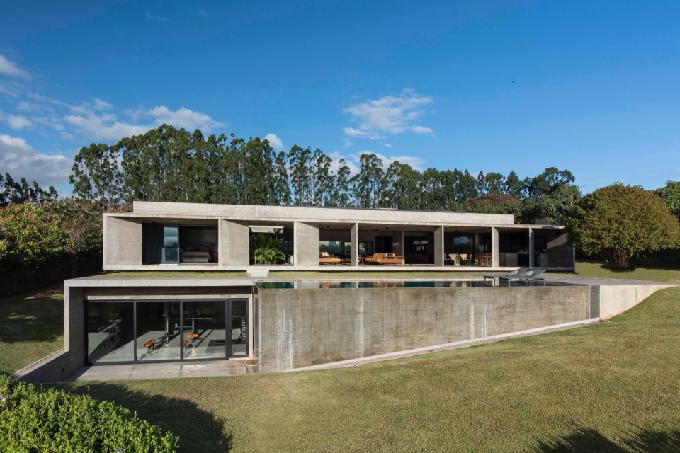 CASA PAULA by Luciano Kruk Arquitectos
