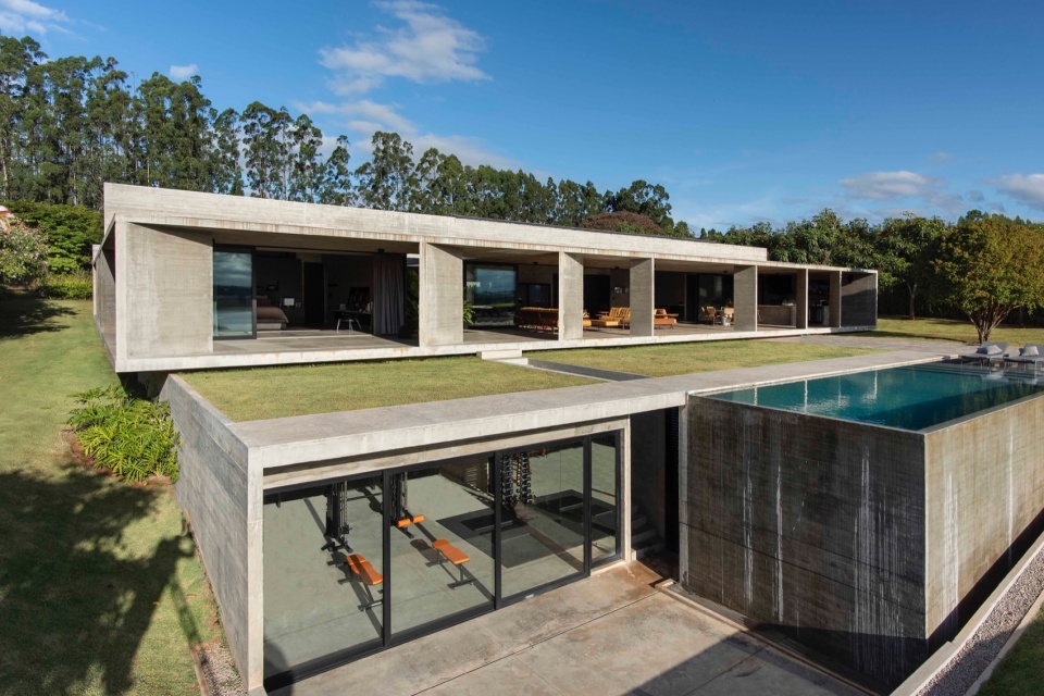 CASA PAULA by Luciano Kruk Arquitectos