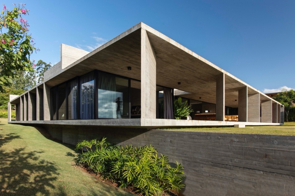 CASA PAULA by Luciano Kruk Arquitectos
