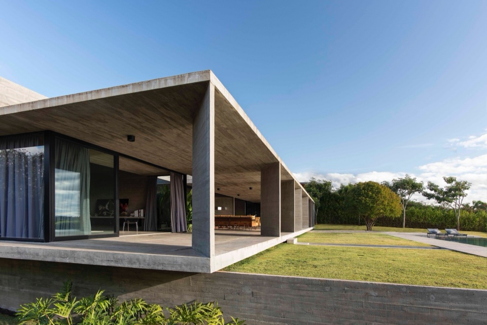 CASA PAULA by Luciano Kruk Arquitectos