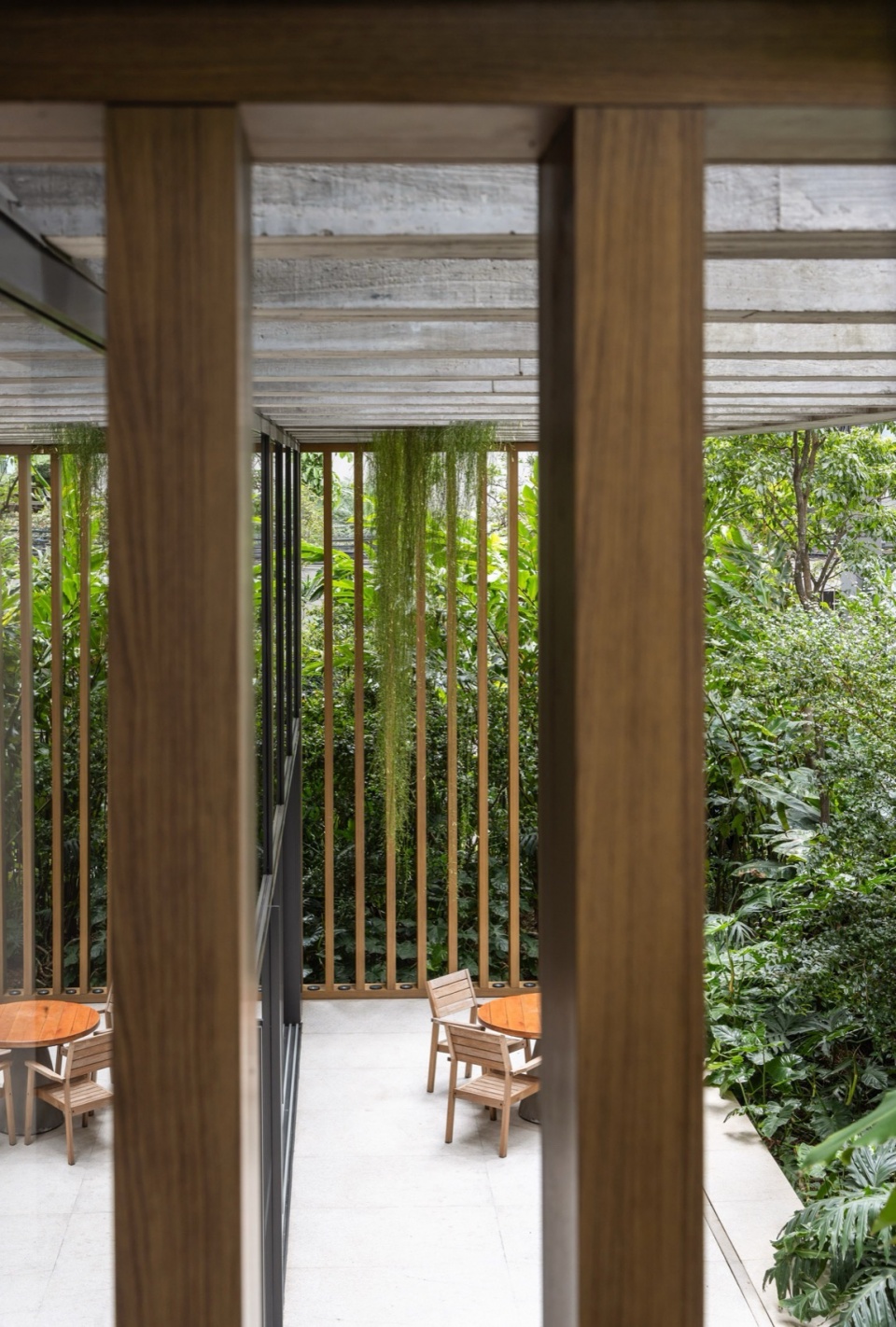Leopoldo 1201 Building Landscaping by aflalo gasperini arquitetos