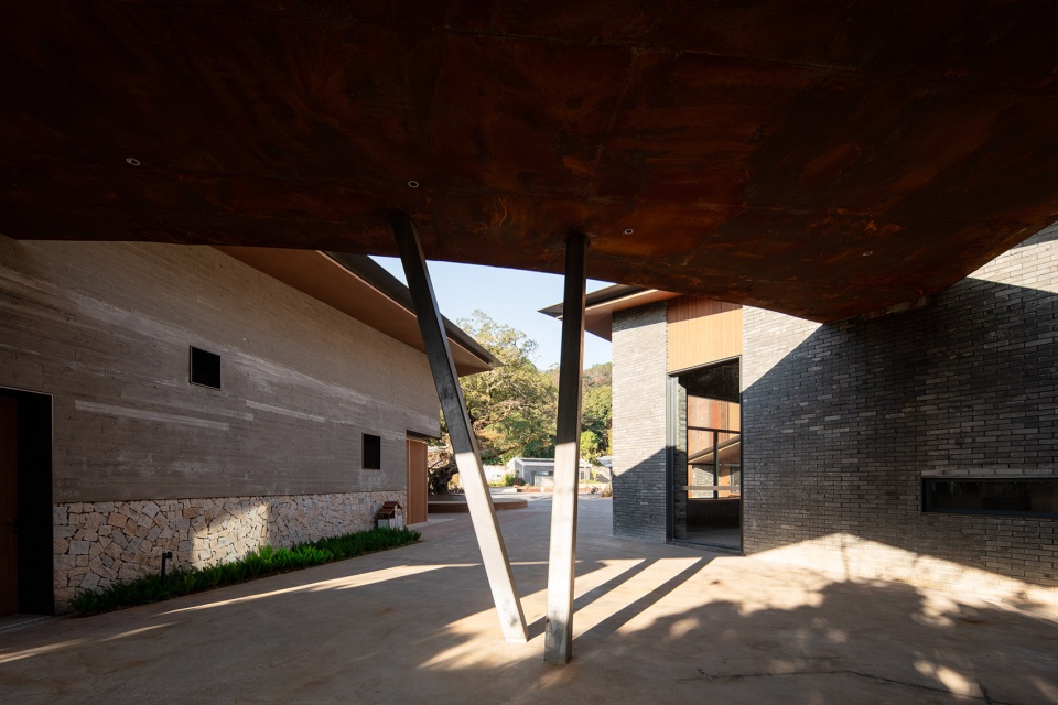 xutian village community center by line plus