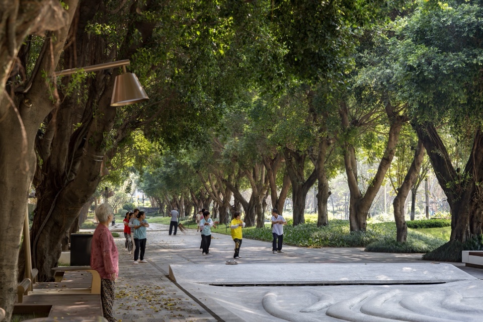 Guangzhou Huangpu New Town 101 Banyan Park by ROXin Design