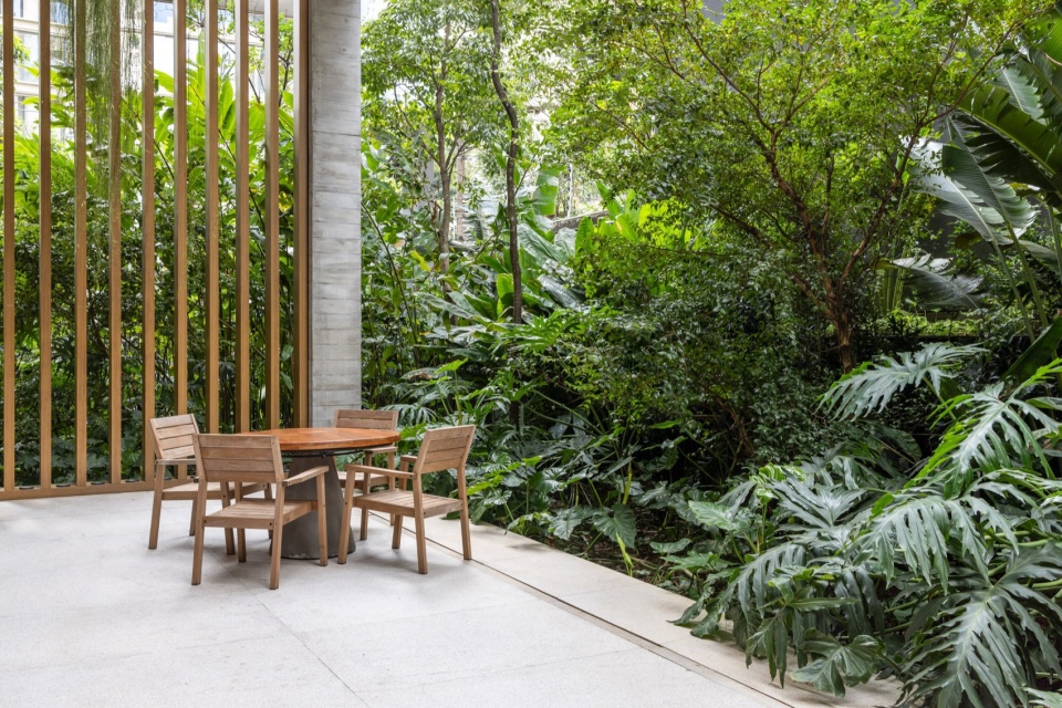 Leopoldo 1201 Building Landscaping by aflalo gasperini arquitetos