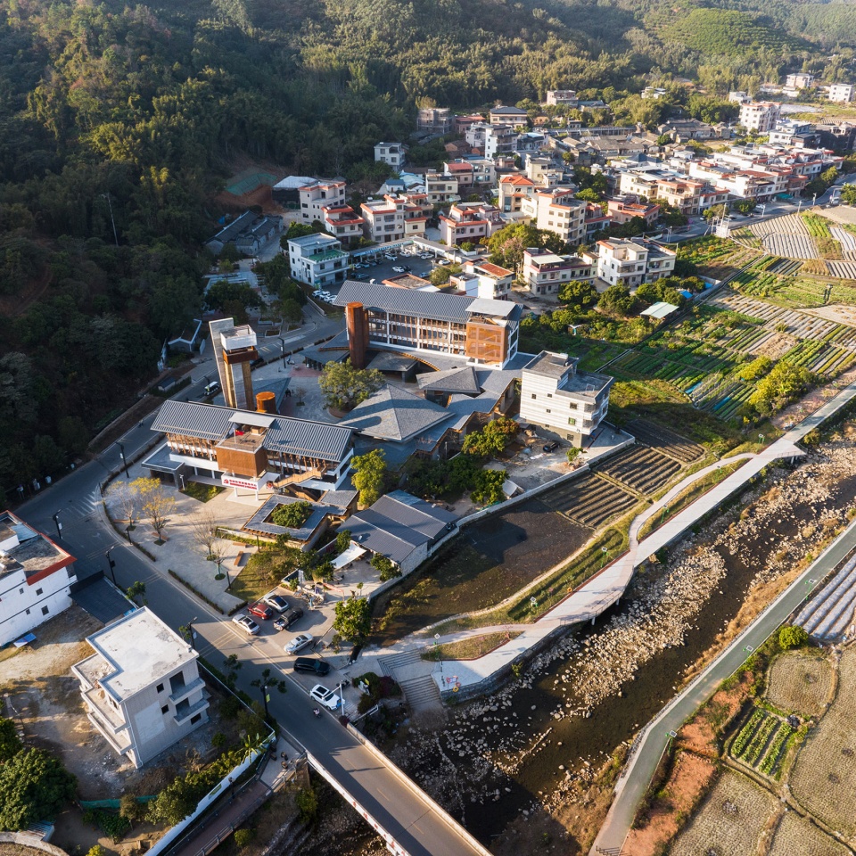 xutian village community center by line plus