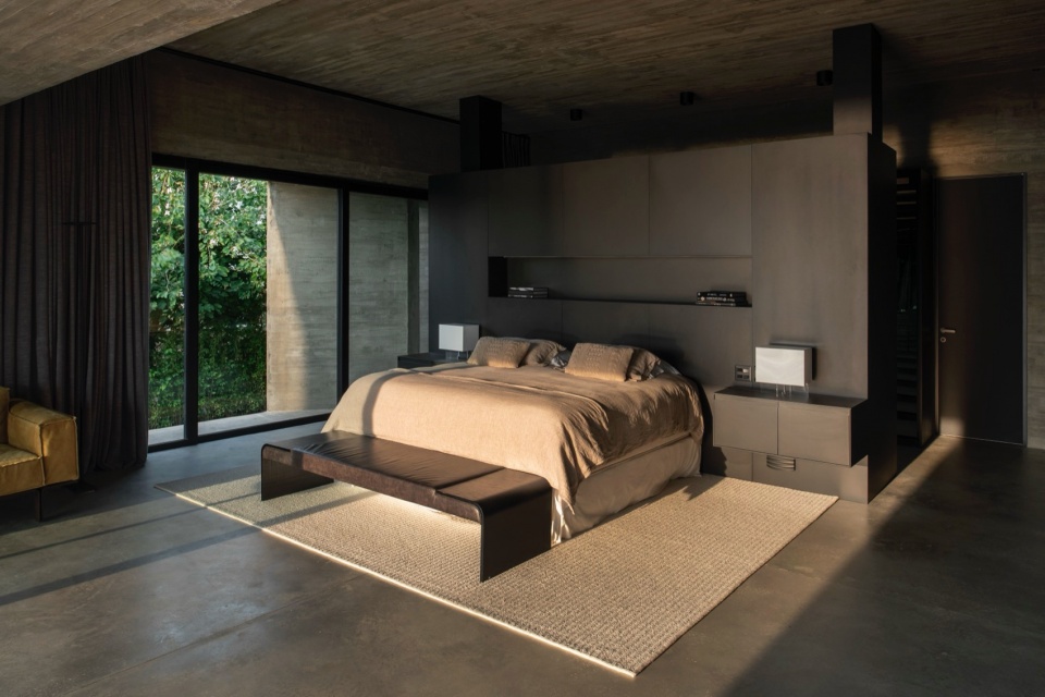 CASA PAULA by Luciano Kruk Arquitectos