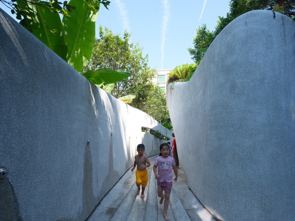 Guangzhou Huangpu New Town 101 Banyan Park by ROXin Design