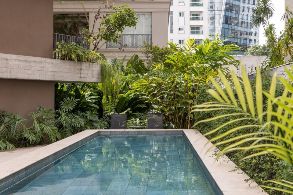 Leopoldo 1201 Building Landscaping by aflalo gasperini arquitetos