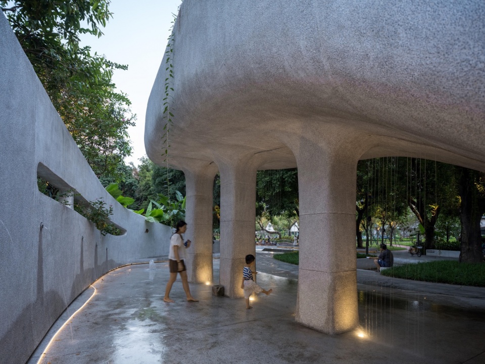 Guangzhou Huangpu New Town 101 Banyan Park by ROXin Design