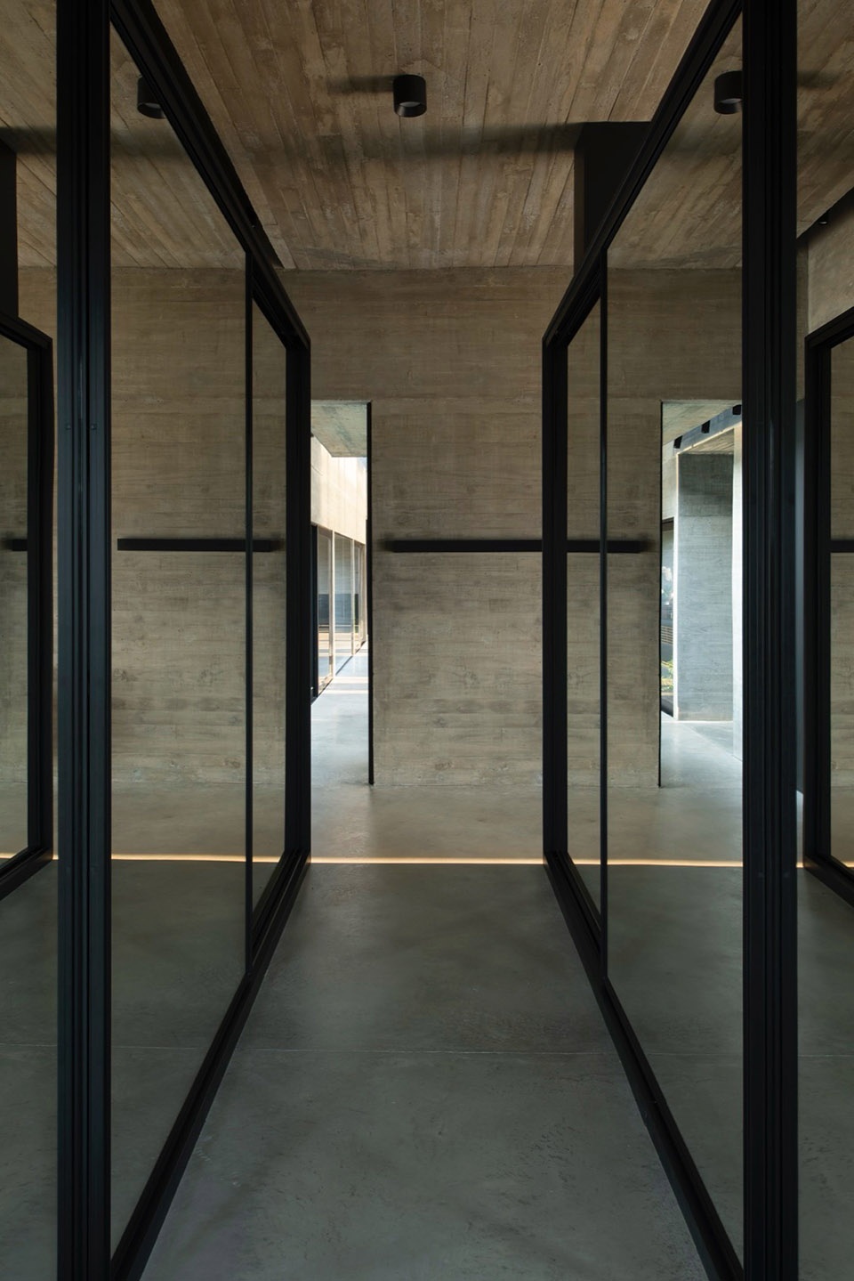 CASA PAULA by Luciano Kruk Arquitectos