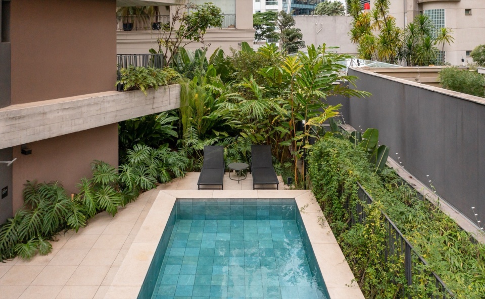Leopoldo 1201 Building Landscaping by aflalo gasperini arquitetos