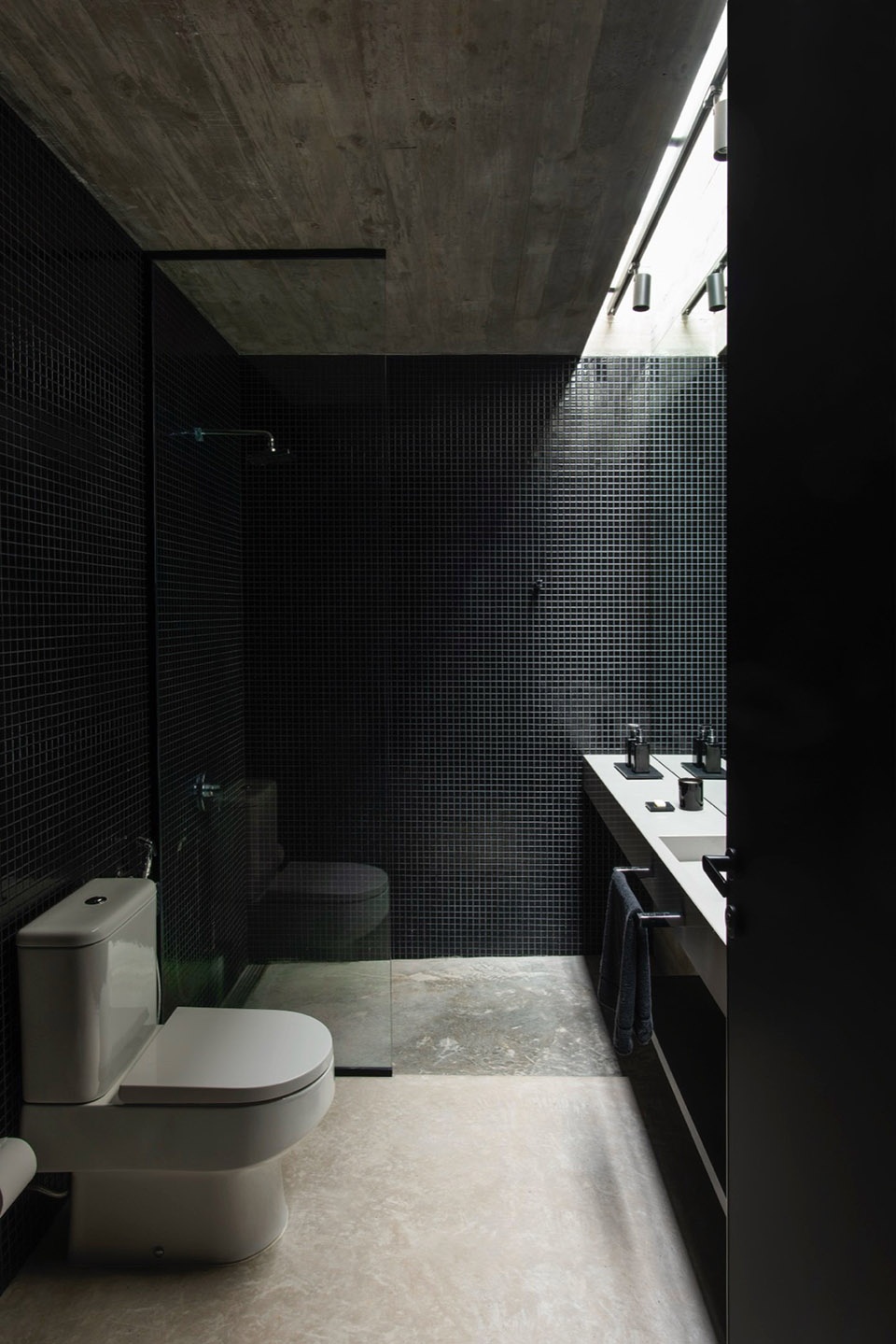 CASA PAULA by Luciano Kruk Arquitectos