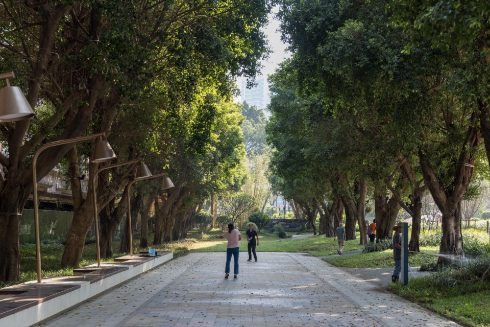 Guangzhou Huangpu New Town 101 Banyan Park by ROXin Design