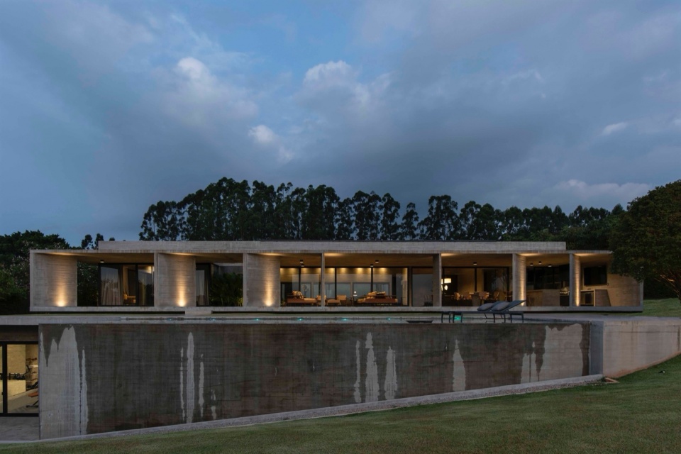 CASA PAULA by Luciano Kruk Arquitectos