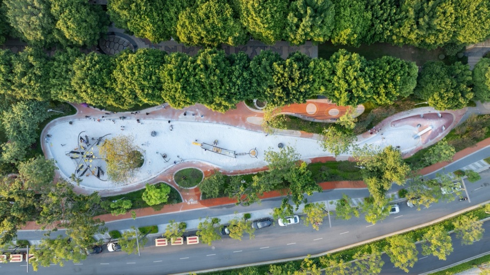 Guangzhou Huangpu New Town 101 Banyan Park by ROXin Design