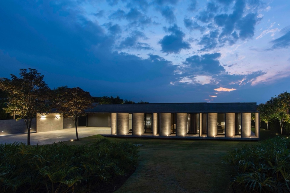 CASA PAULA by Luciano Kruk Arquitectos