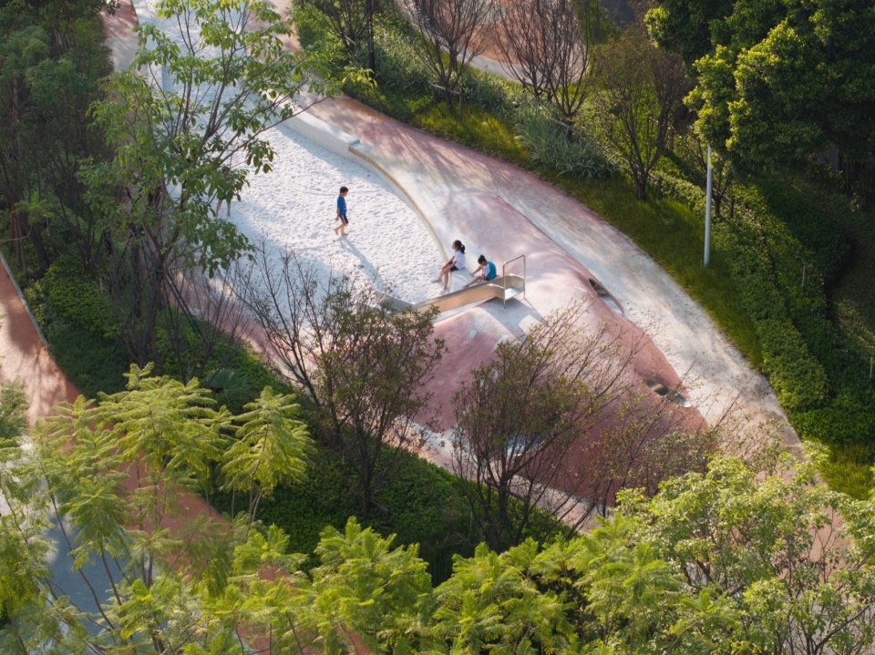 Guangzhou Huangpu New Town 101 Banyan Park by ROXin Design