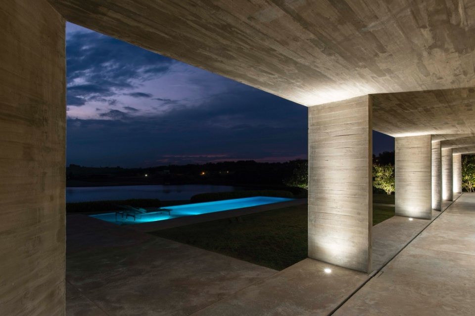 CASA PAULA by Luciano Kruk Arquitectos