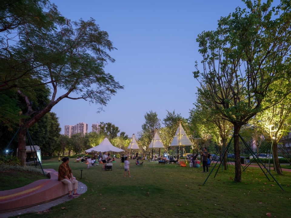 Guangzhou Huangpu New Town 101 Banyan Park by ROXin Design