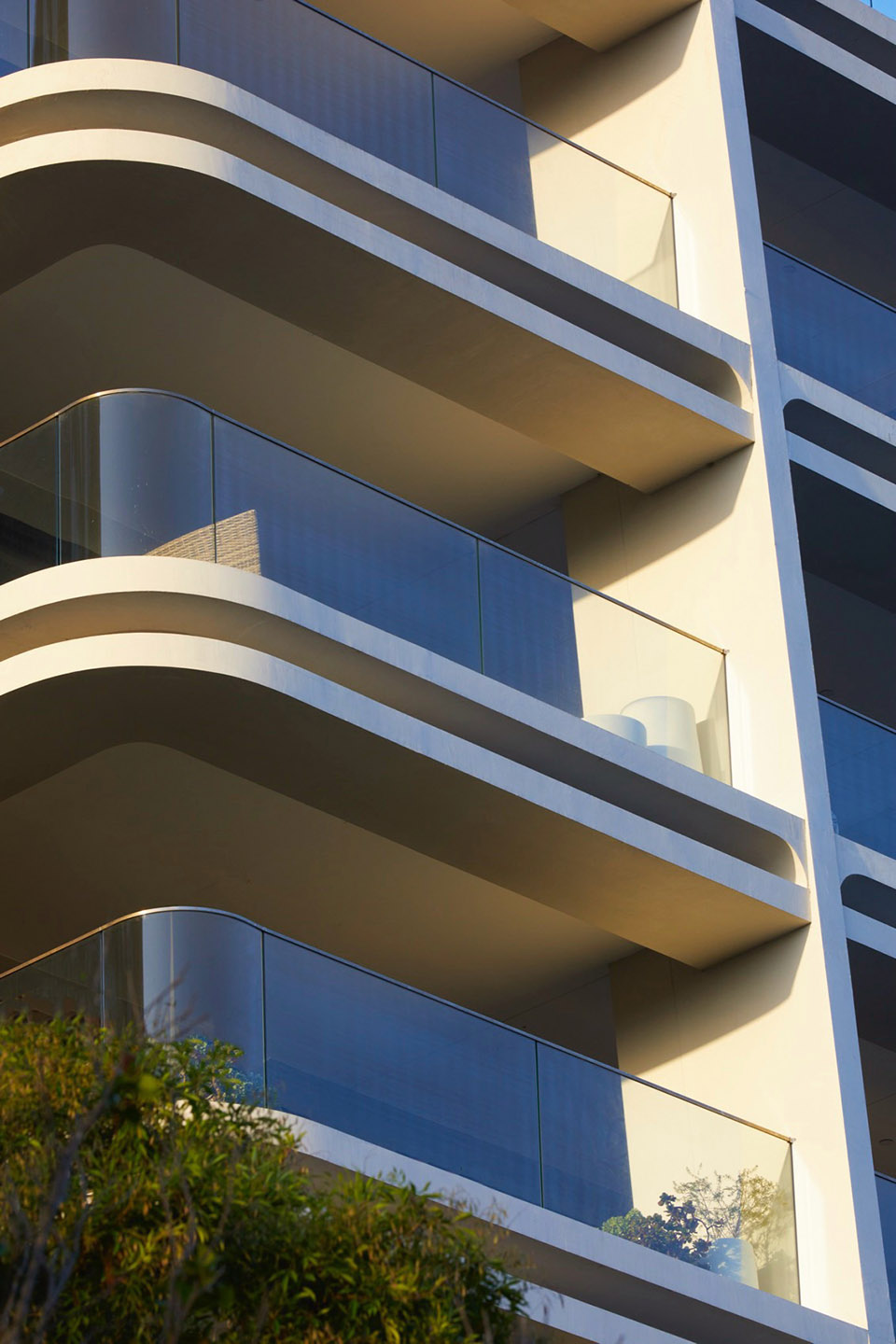 Pointe by Luigi Rosselli Architects