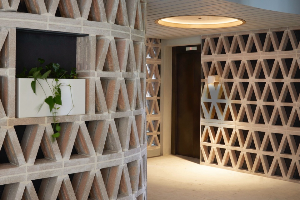 Pointe by Luigi Rosselli Architects