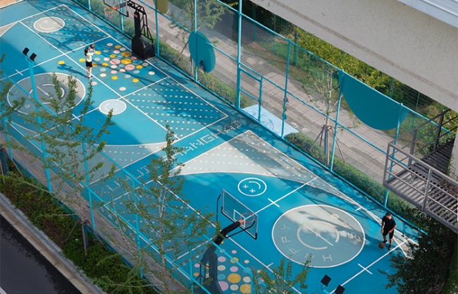 the Happy Spot under the Light Rail by VIASCAPE design