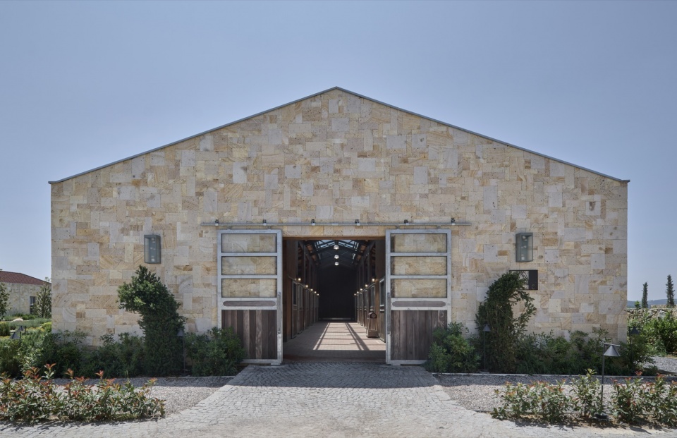hara seher by equine design studio