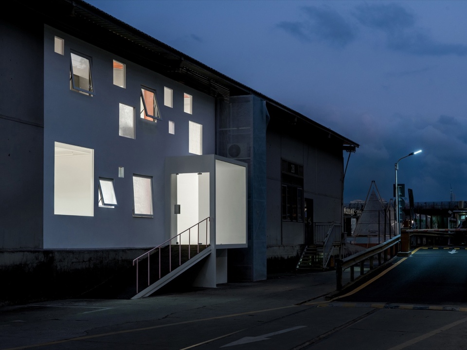 apelron contemporary by aether architects archigress