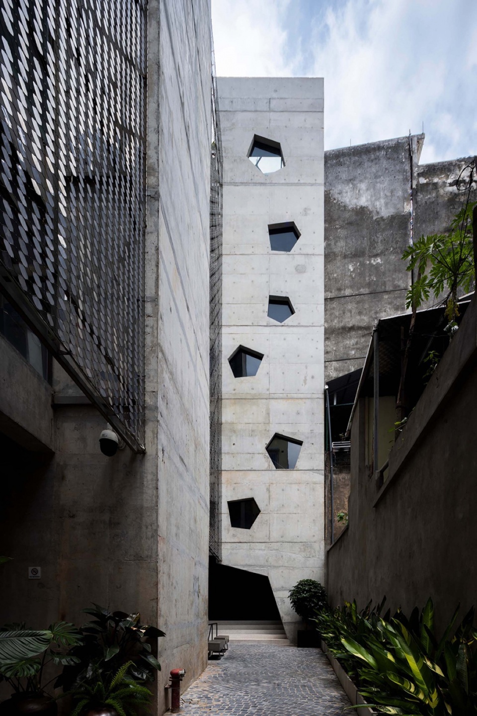 concrete flakes by g8a architecture urban planning