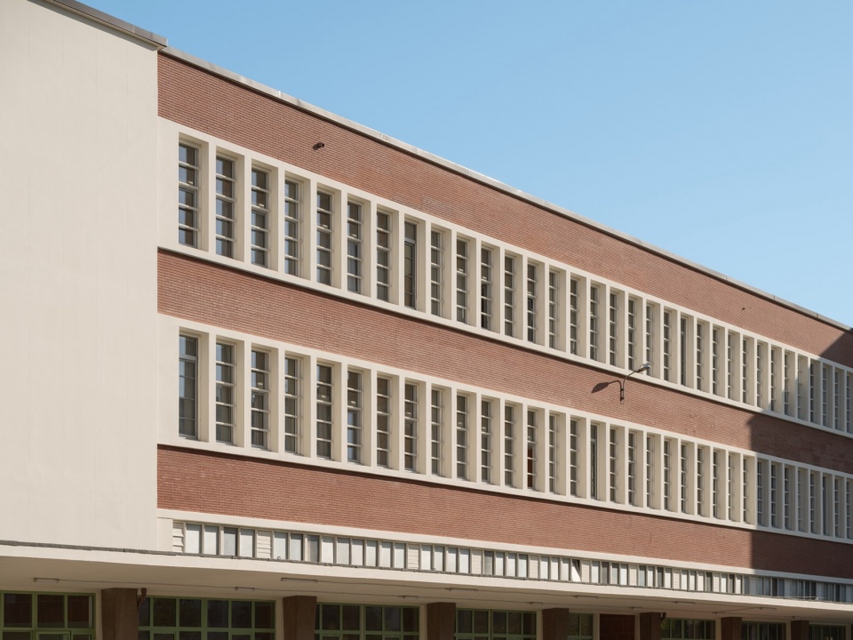 Emergency Accommodation Centre by FBAA Francois Brugel Associates Atelier RITA