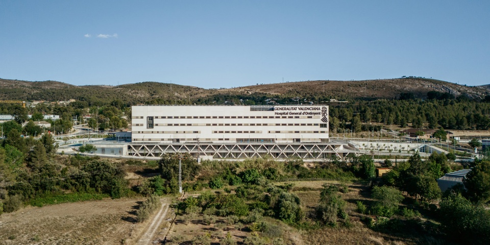 new ontinyent hospital by contell martinez arquitectos