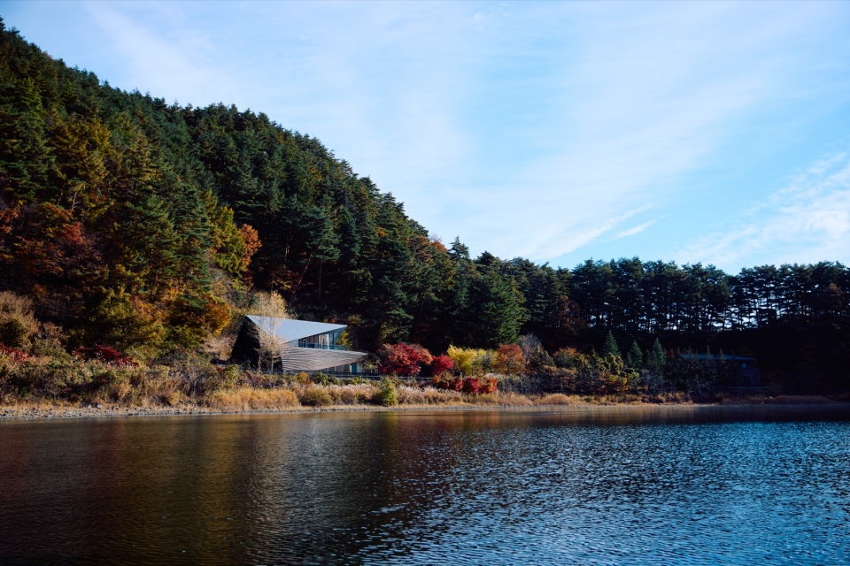 villa fuji kawaguchiko aero by kengo kuma